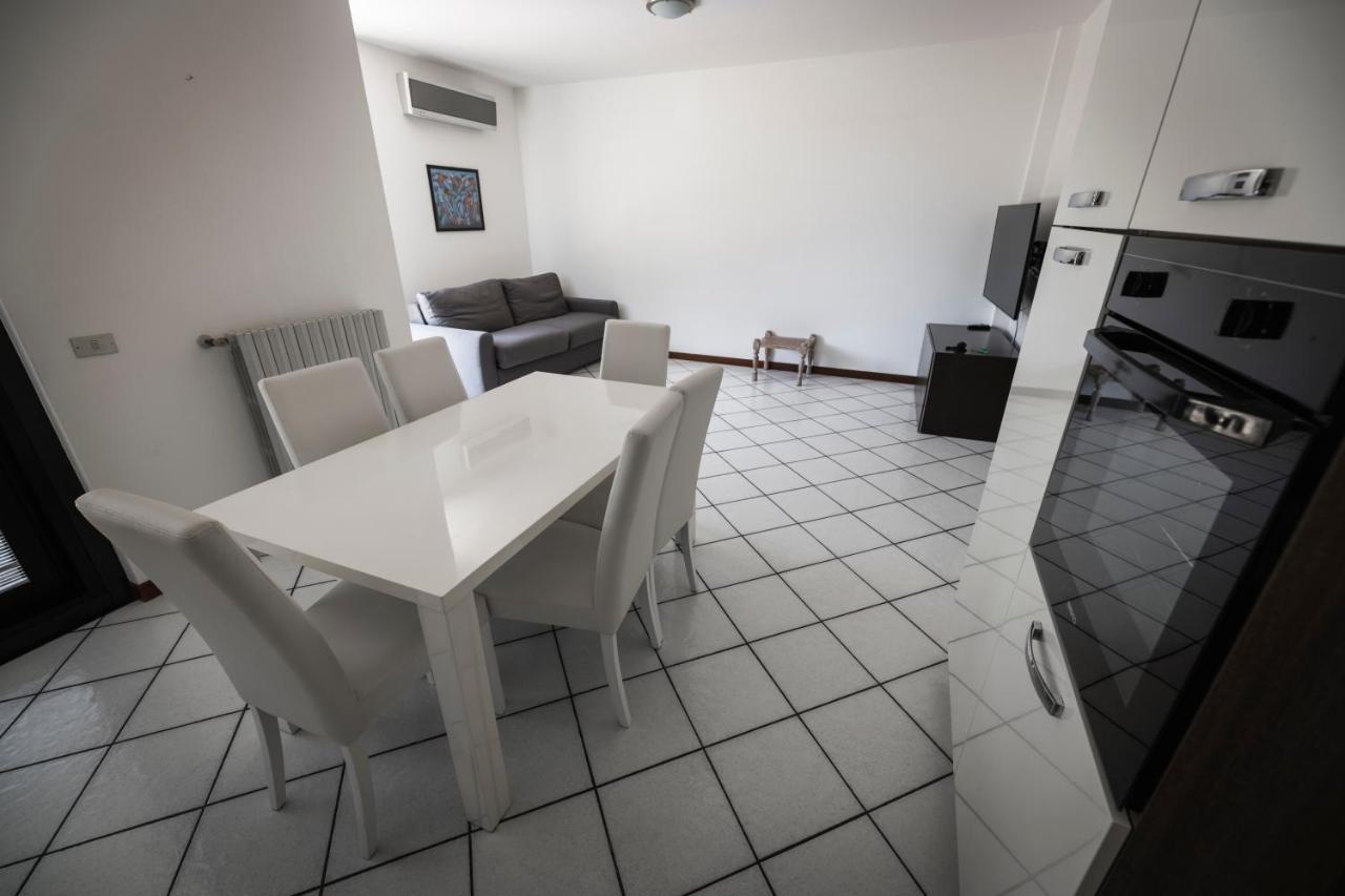 Garda Fantasy Terrazza Apartment Desenzano del Garda Ngoại thất bức ảnh