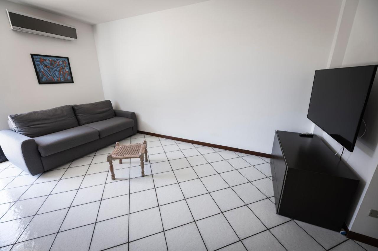 Garda Fantasy Terrazza Apartment Desenzano del Garda Ngoại thất bức ảnh
